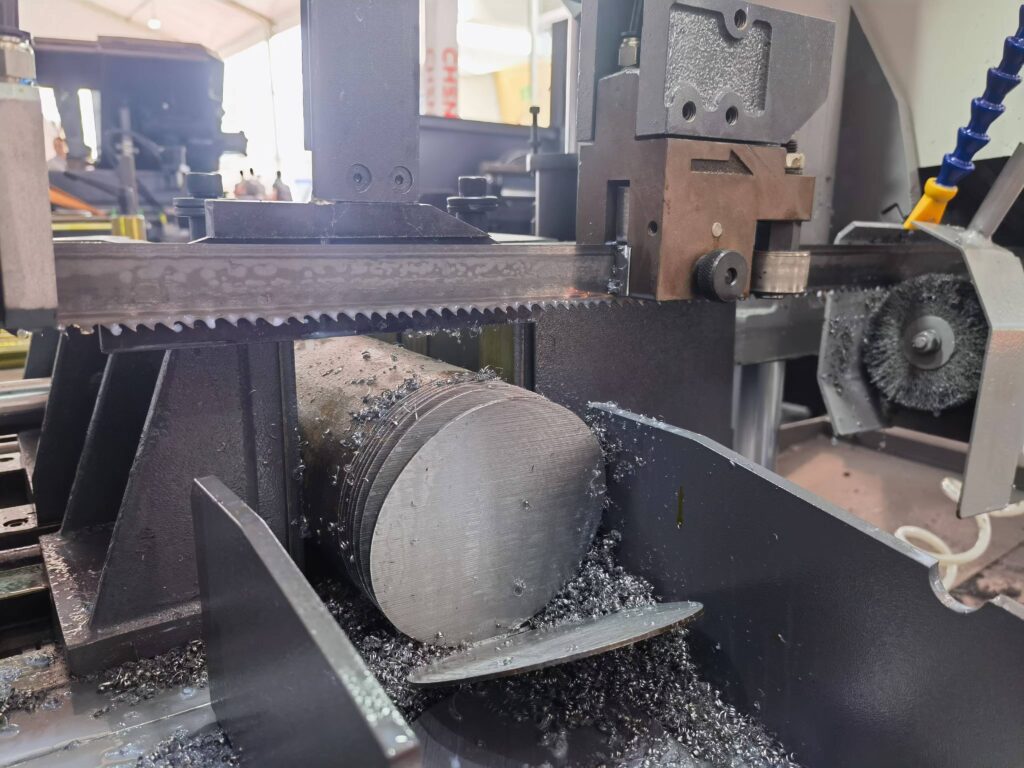 alt with cleaning band saw blade